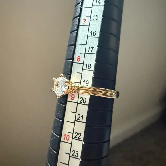 NEW! Pretty Bird Jewelry Solitaire Round-Cut Cubic Zirconia Ring size 8.75 - Picture 11 of 12